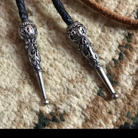 Geniune turquoise and coral Bolo tie - Picture 4 of 6